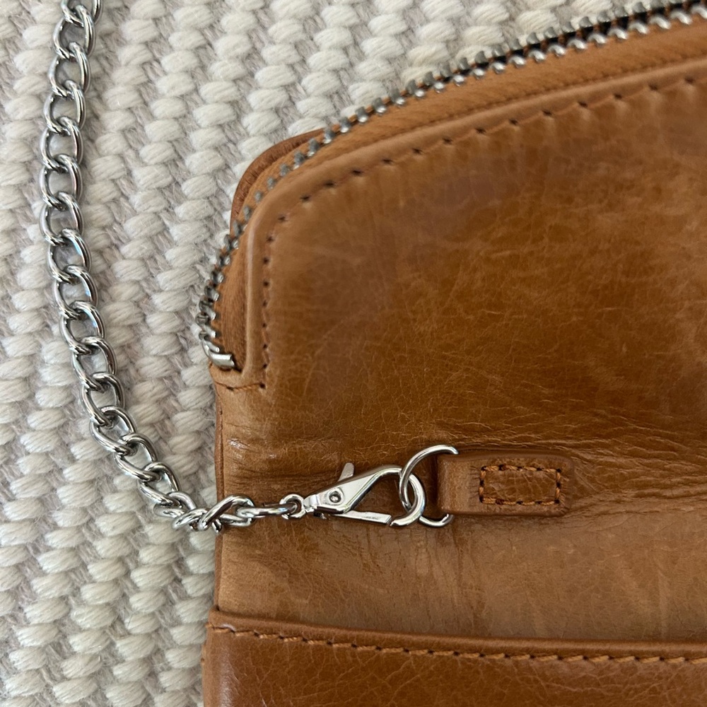 HOBO Convertible leather crossbody/clutch/handbag/wristlet. Festival ready! - Picture 6 of 13